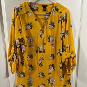 Large Rue21 floral top